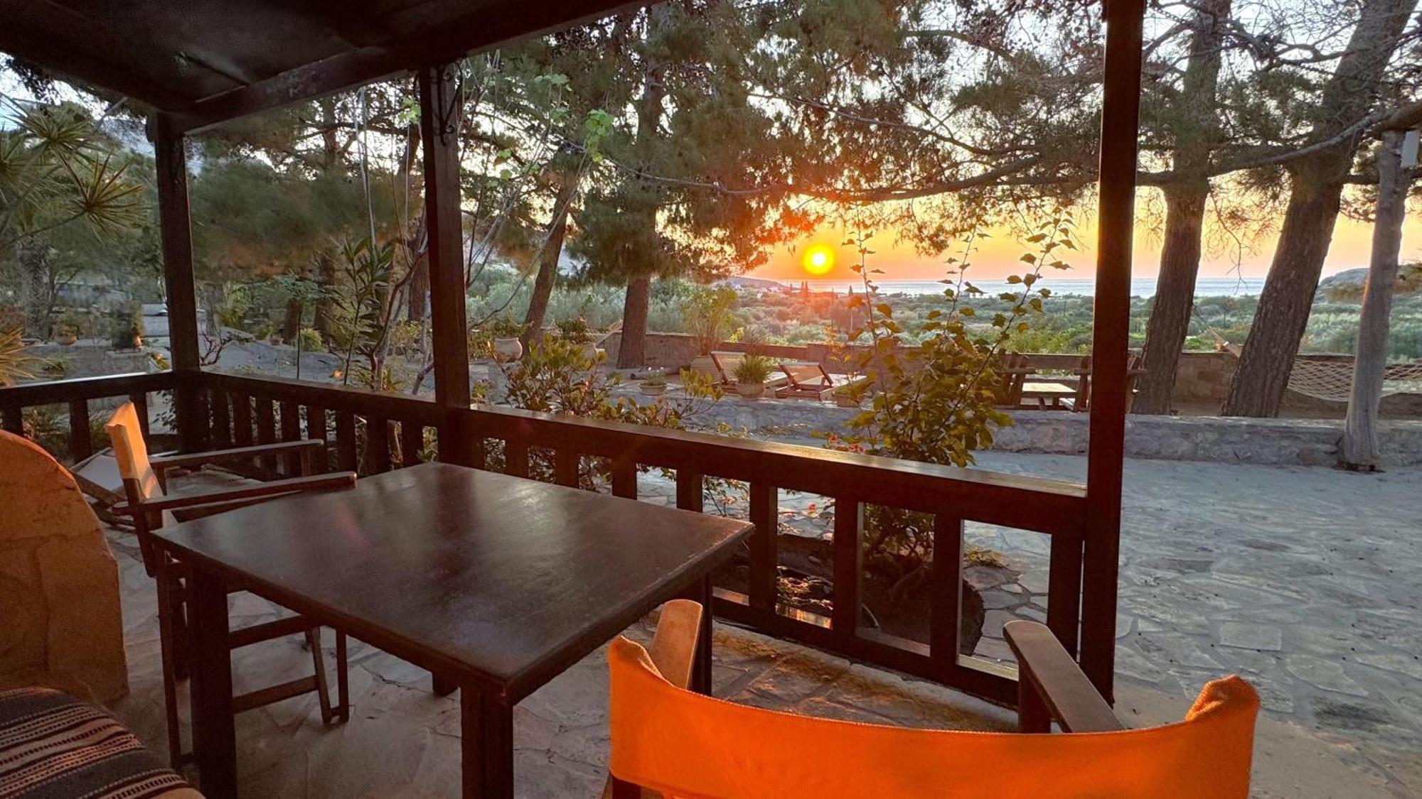 Stella'S Traditional Inn Zakros Luaran gambar
